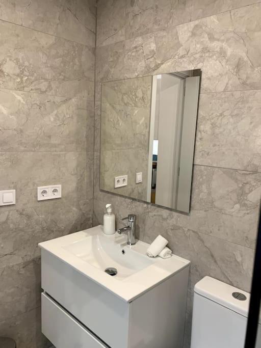Apartamento Vip VI En Madrid Centro Apartman Kültér fotó